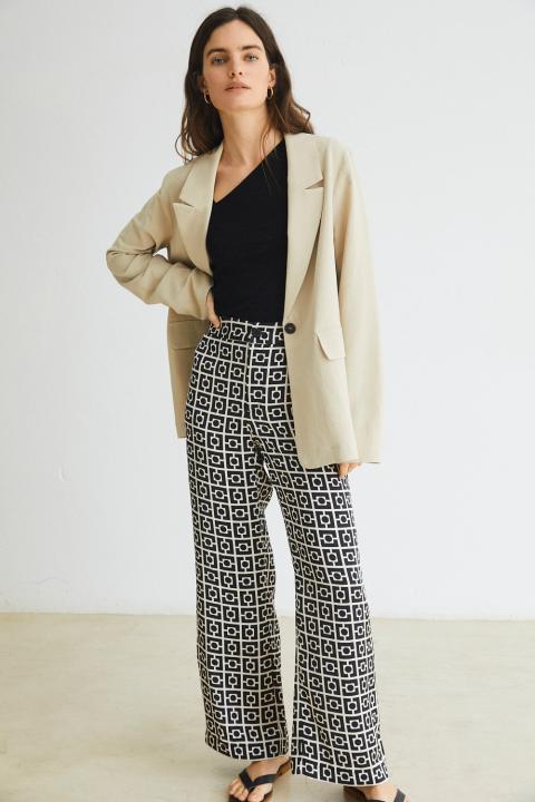 Blazer eseOese beige fluida con bolsillos 110744